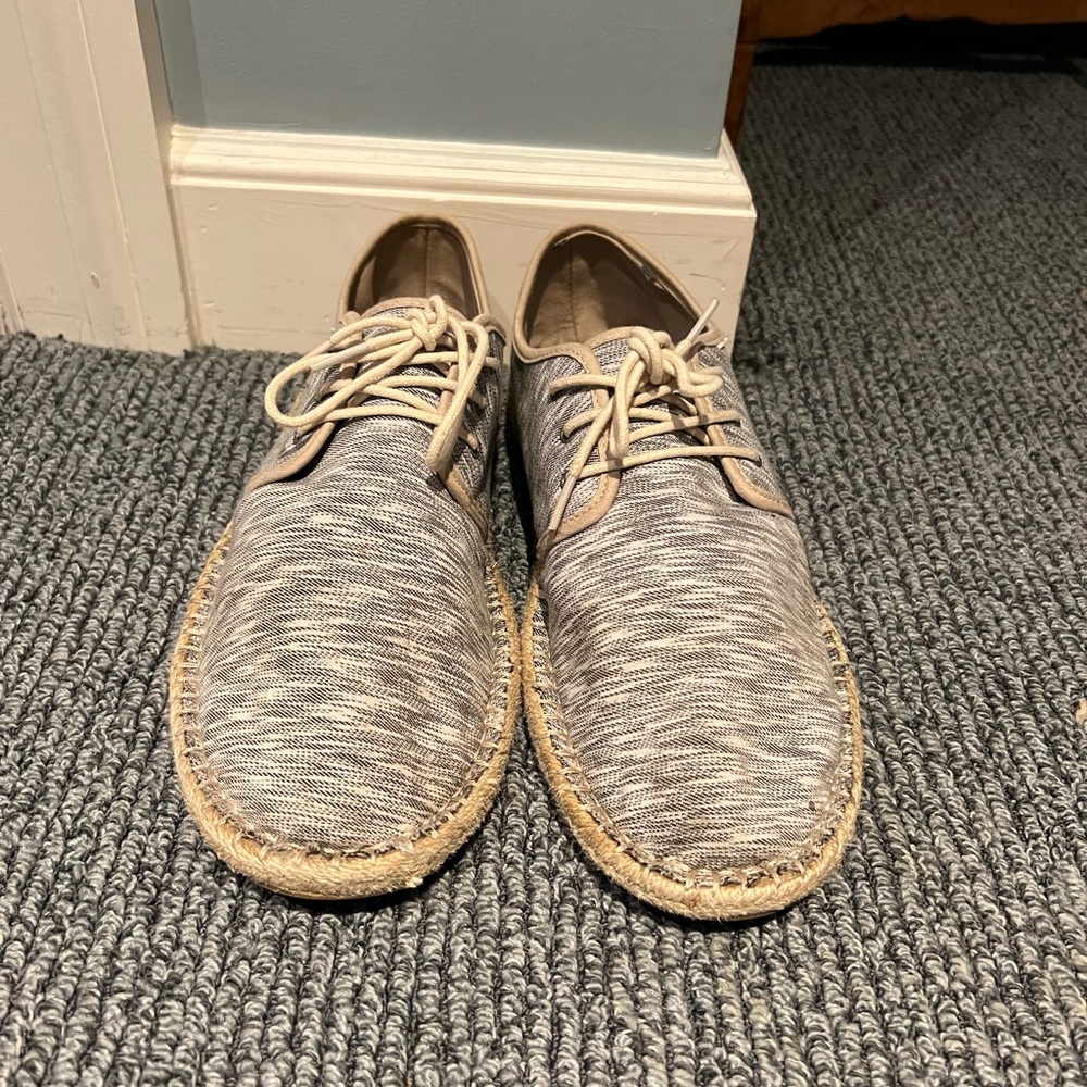 TOMS Sneakers